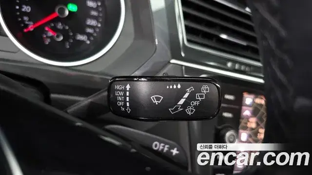 Volkswagen Tiguan 2020 — Photo 21/33
