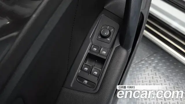 Volkswagen Tiguan 2020 — Photo 10/33