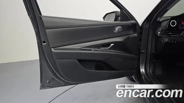 Hyundai The New Avante Hybrid 2021 — ფოტო 7/30