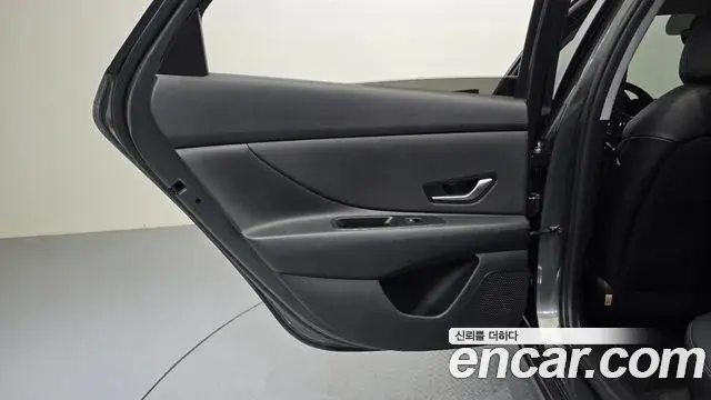 Hyundai The New Avante Hybrid 2021 — ფოტო 4/30