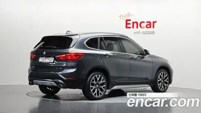 BMW X1 2022 — Фото 2/20