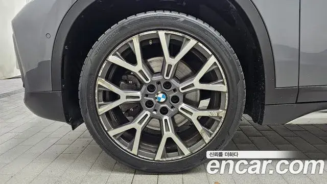 BMW X1 2022 — Фото 5/20