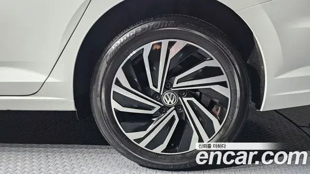 Volkswagen Jetta 2021 — Şəkil 20/33