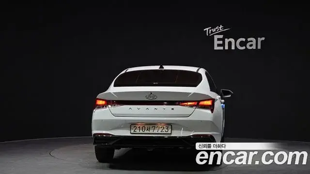 Hyundai The New Avante Hybrid 2022 — ფოტო 3/20