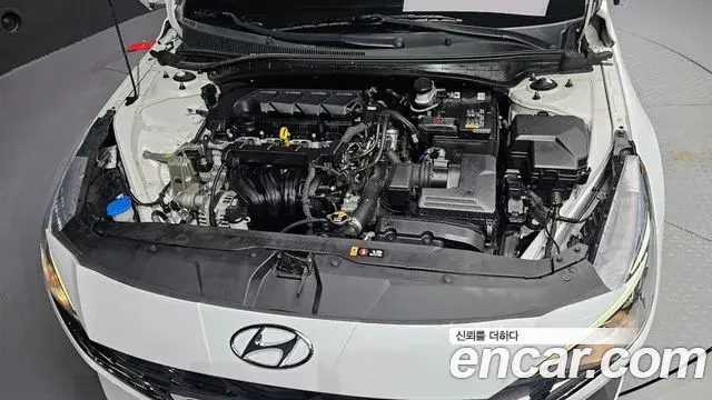 Hyundai The New Avante Hybrid 2022 — ფოტო 10/20