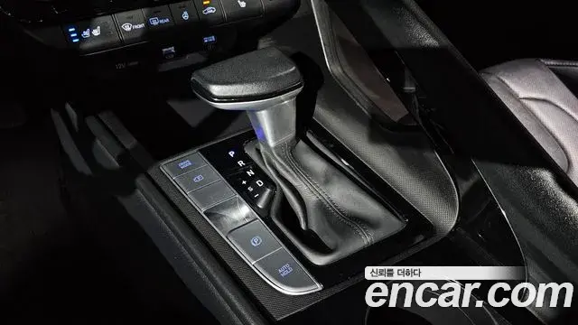 Hyundai The New Avante Hybrid 2022 — ფოტო 9/20