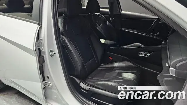 Hyundai The New Avante Hybrid 2022 — ფოტო 8/20