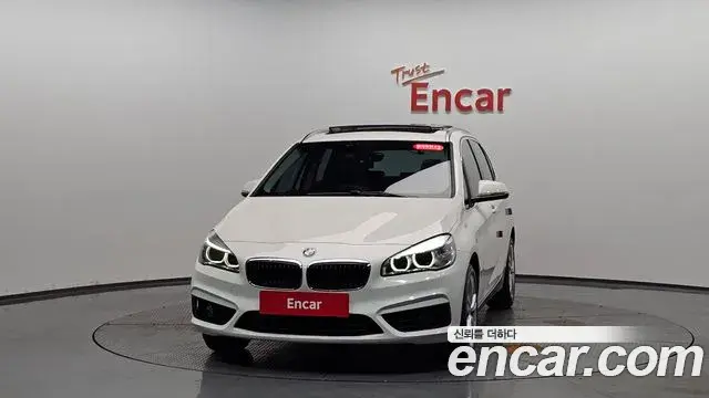 BMW 2 Series Active Tourer 2018 — Фото 3/20