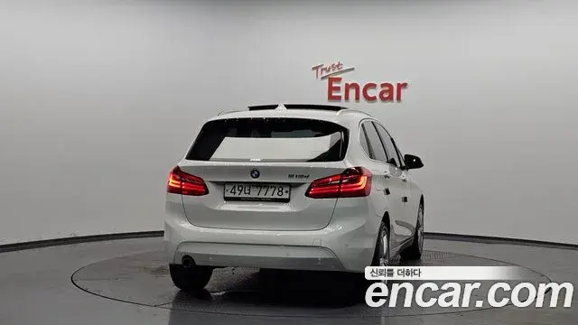 BMW 2 Series Active Tourer 2018 — Фото 4/20