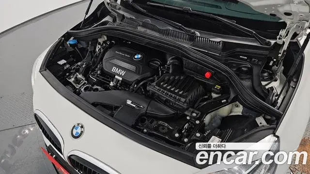 BMW 2 Series Active Tourer 2018 — Фото 6/20