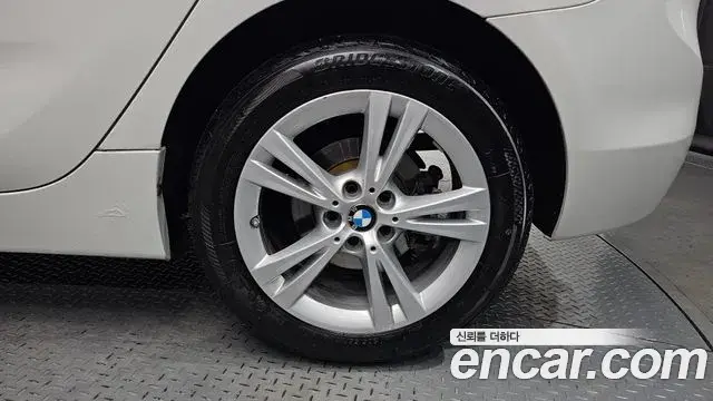 BMW 2 Series Active Tourer 2018 — Photo 14/31