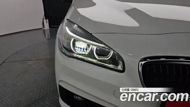 BMW 2 Series Active Tourer 2018 — Photo 21/31