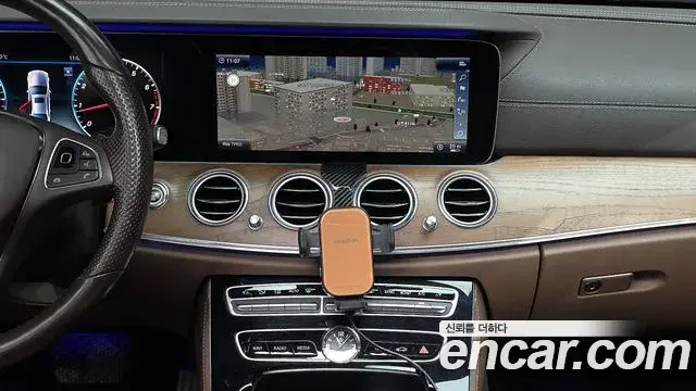 Mercedes-Benz E-Class 2018 — Фото 15/20
