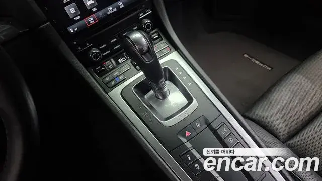 Porsche 718 Cayman 2018 — ფოტო 19/30