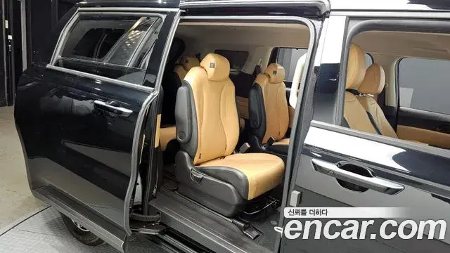 Kia Carnival 2022 — Фото 11/20