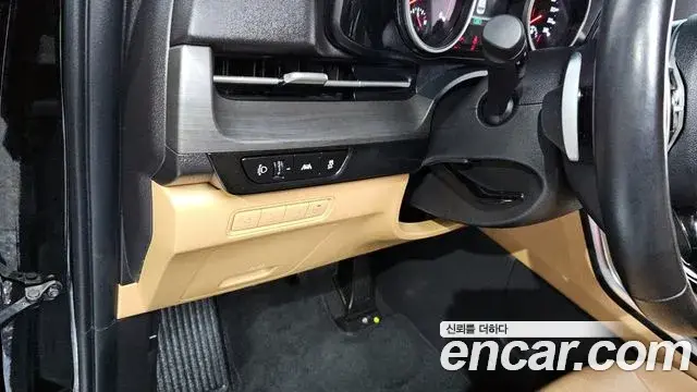Kia Carnival 2022 — Фото 17/20