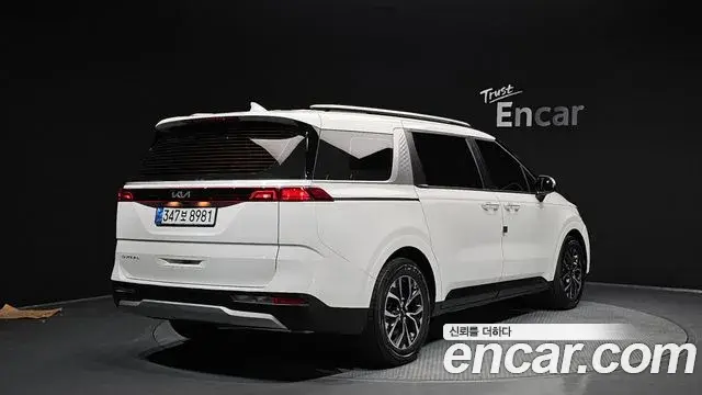 Kia Carnival 2022 — ფოტო 16/30