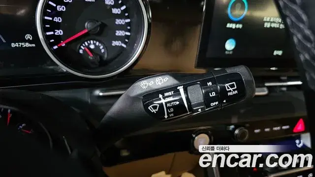Kia Carnival 2022 — ფოტო 28/30