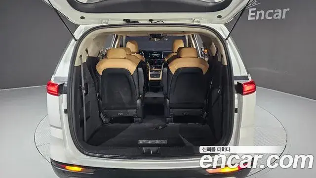 Kia Carnival 2022 — ფოტო 1/30