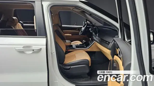 Kia Carnival 2022 — ფოტო 17/30