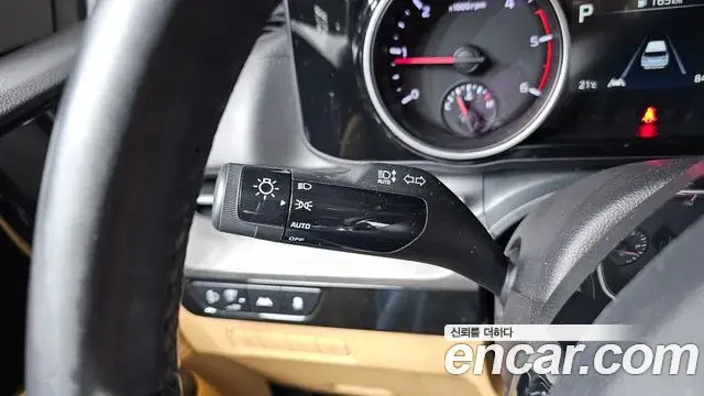 Kia Carnival 2022 — ფოტო 27/30