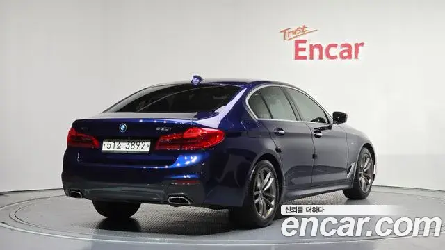 BMW 5 Series 2018 — Şəkil 18/20