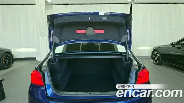 BMW 5 Series 2018 — Şəkil 6/20