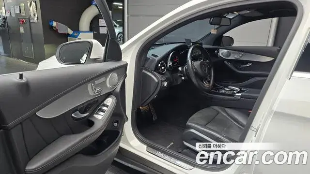 Mercedes-Benz GLC-Class 2019 — Şəkil 19/30