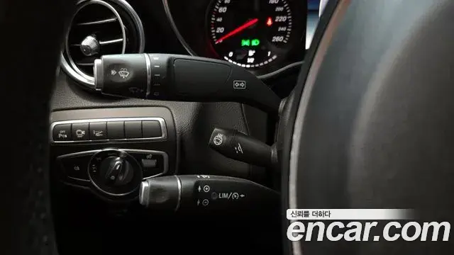 Mercedes-Benz GLC-Class 2019 — Şəkil 13/30