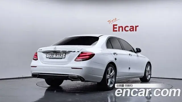 Mercedes-Benz E-Class 2018 — Фото 2/20