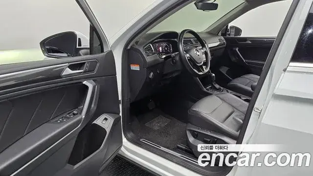 Volkswagen Tiguan Allspace 2020 — ფოტო 11/20