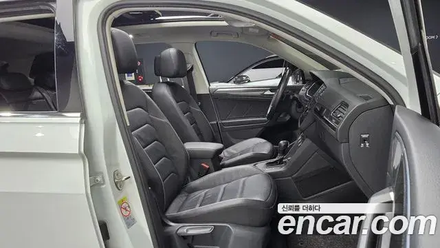 Volkswagen Tiguan Allspace 2020 — ფოტო 15/20