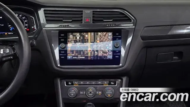 Volkswagen Tiguan Allspace 2020 — ფოტო 17/20