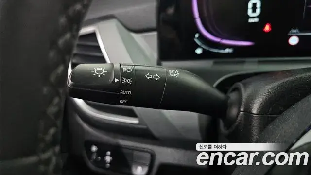 Kia Seltos 2023 — Şəkil 12/31