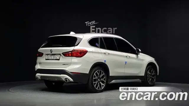 BMW X1 2022 — Фото 2/20