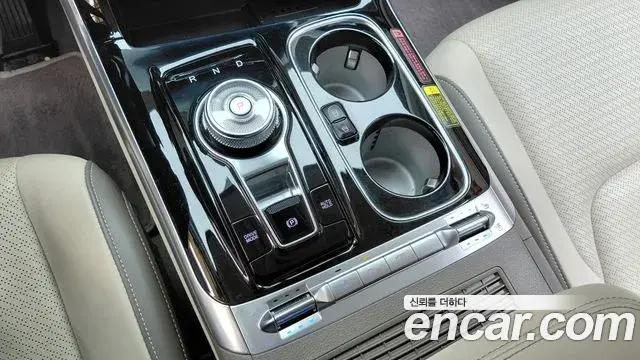 Kia Carnival 2022 — Photo 24/33