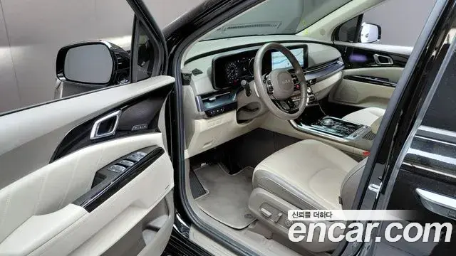 Kia Carnival 2022 — Photo 32/33