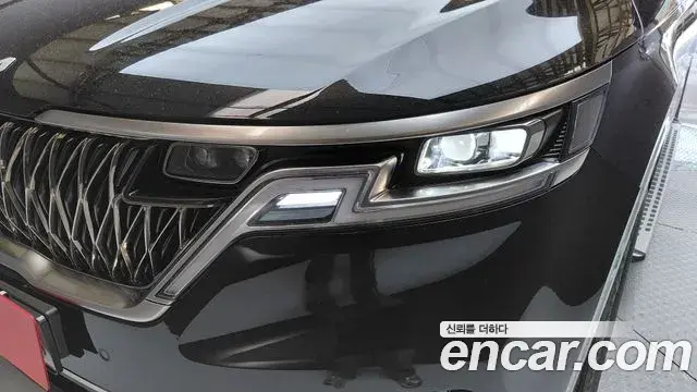 Kia Carnival 2022 — Photo 5/33