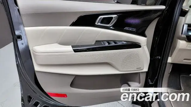Kia Carnival 2022 — Photo 16/33