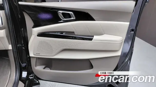 Kia Carnival 2022 — Photo 30/33