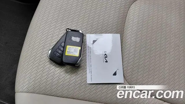 Kia Carnival 2022 — Photo 1/33
