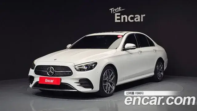 Mercedes-Benz E-Class 2020 — Фото 1/20