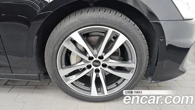 Audi A6 2021 — Şəkil 27/35