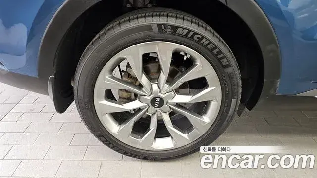 Kia Sorento 2021 — ფოტო 3/36