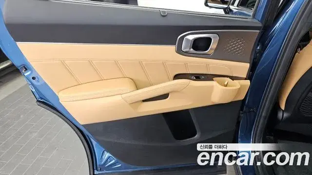 Kia Sorento 2021 — ფოტო 20/36