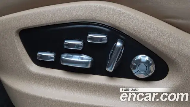 Porsche Cayenne 2019 — ფოტო 15/34