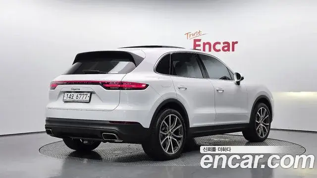 Porsche Cayenne 2019 — Photo 2/20