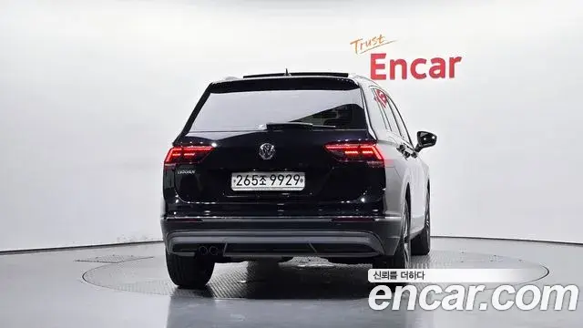 Volkswagen Tiguan 2019 — ფოტო 31/32