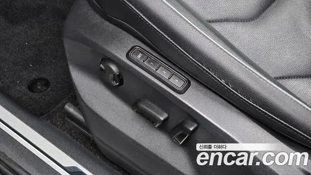 Volkswagen Tiguan 2019 — ფოტო 11/32