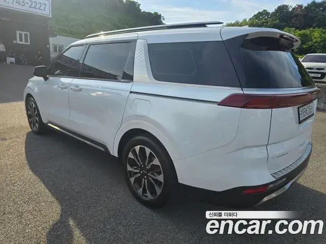 Kia Carnival 2023 — Фото 4/20